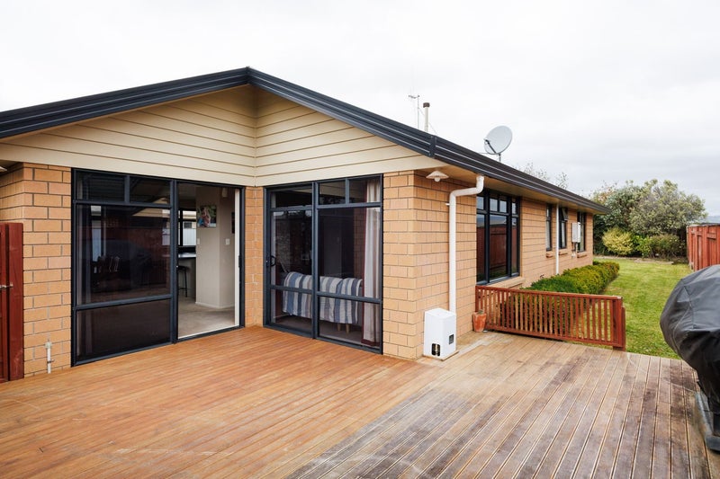 46 Geneva Terrace, Kelvin Grove, Palmerston North - Carousel 2