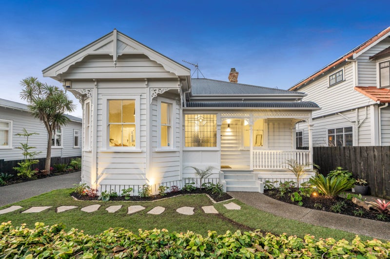 20 Calgary Street, Sandringham, Auckland - Carousel 2