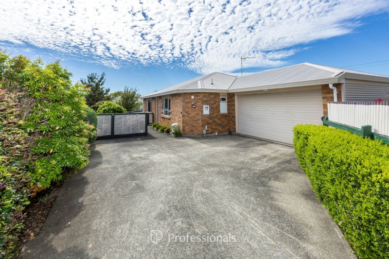 27B Thackeray Street, Trentham, Upper Hutt - Carousel 1
