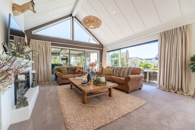 21 Hunter Hills Drive, Gleniti, Timaru - Carousel 2