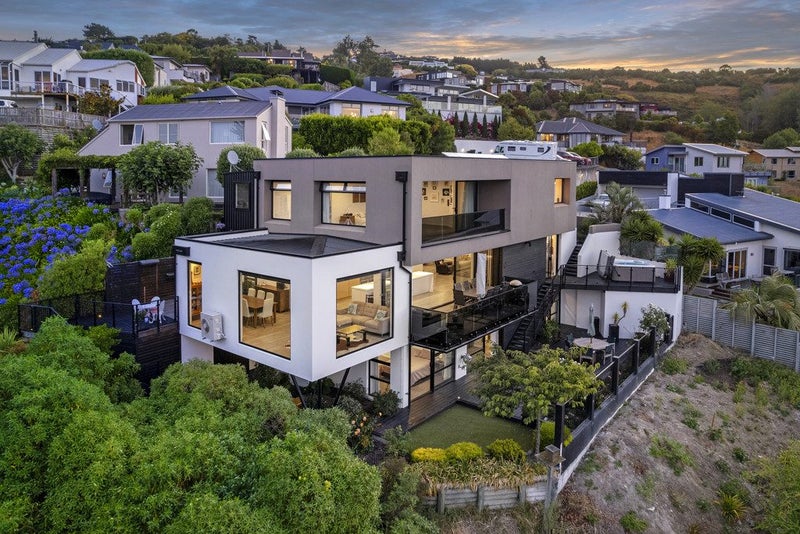 8A Mandalay Lane, Redcliffs, Christchurch - Carousel 1