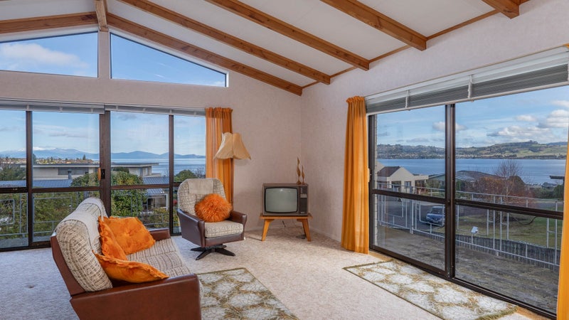 24 Hinerau Grove, Waipahihi, Taupō - Carousel 1