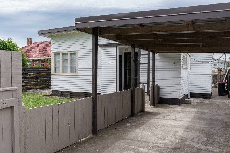 1019 St Aubyn Street West, Saint Leonards, Hastings - Carousel 1