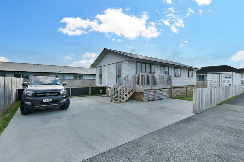 15 Springs Road, Parakai, Helensville - Carousel 1