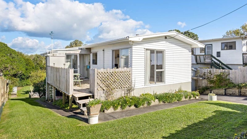1271 Whangaparaoa Road, Gulf Harbour, Whangaparaoa - Carousel 1