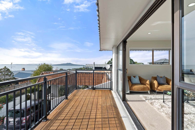 1/95 Aberdeen Road, Castor Bay, Auckland - Carousel 1