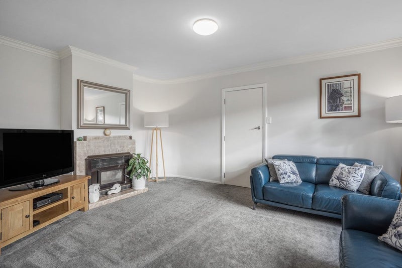 15 Peel Place, Wainuiomata, Lower Hutt - Carousel 2