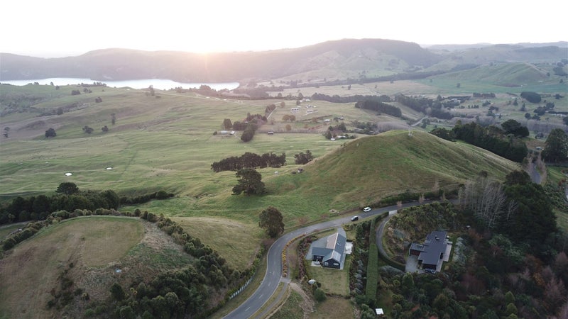 104 Highland Drive, Acacia Bay, Taupo - Carousel 9