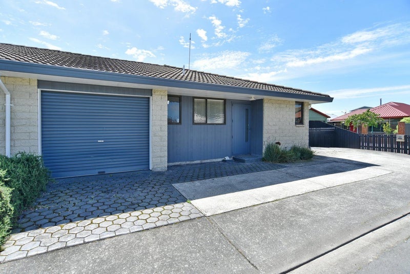 2/3 Flaxwood Lane, Waltham, Christchurch - Carousel 1