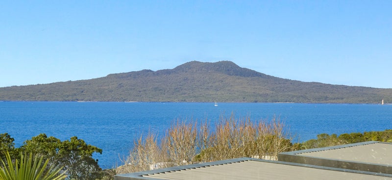 99 Aberdeen Road, Castor Bay, Auckland - Carousel 1