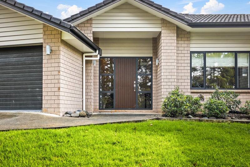24 Bradnor Meadows Drive, Swanson, Auckland - Carousel 1