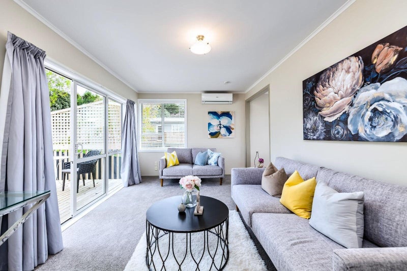 9 Caronia Crescent, Lynfield, Auckland - Carousel 2