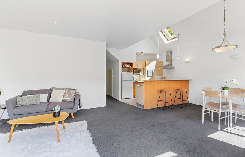 4 Futuna Close, Karori, Wellington - Carousel 1