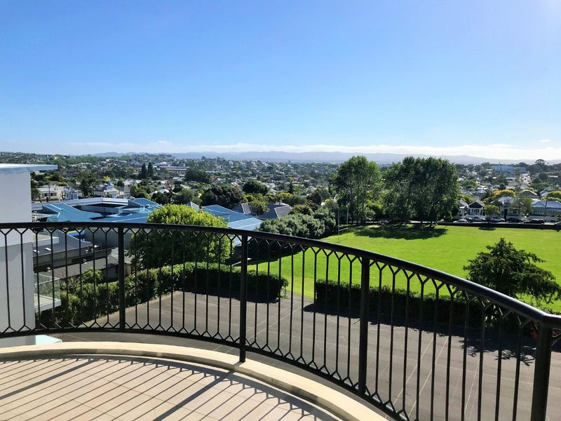 4C/15 Blake Street, Ponsonby, Auckland - Carousel 2