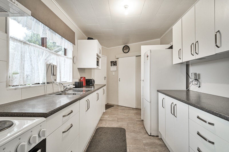 23 Lorne Crescent, Flaxmere, Hastings - Carousel 2