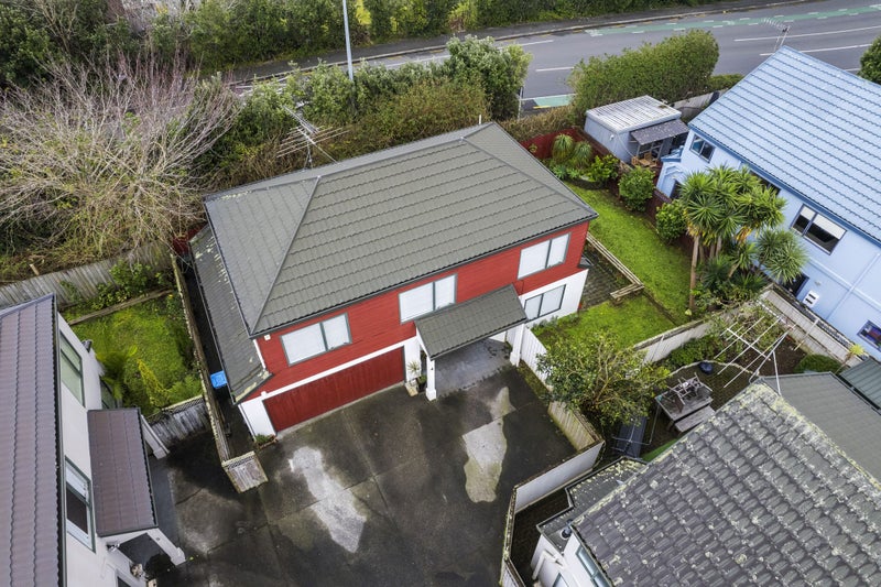 24D Roslyn Road, Mount Wellington, Auckland - Carousel 1