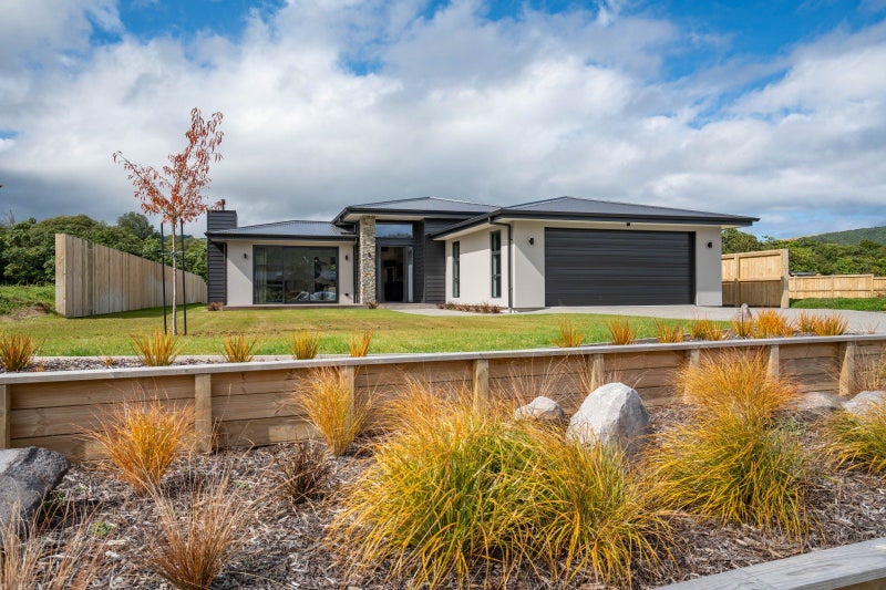 9 Seven Oaks Drive, Kinloch, Taupō - Carousel 1