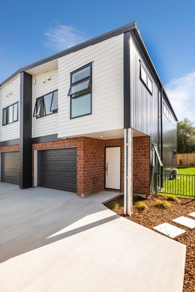 208R Pembroke Road, Stratford - Carousel 2