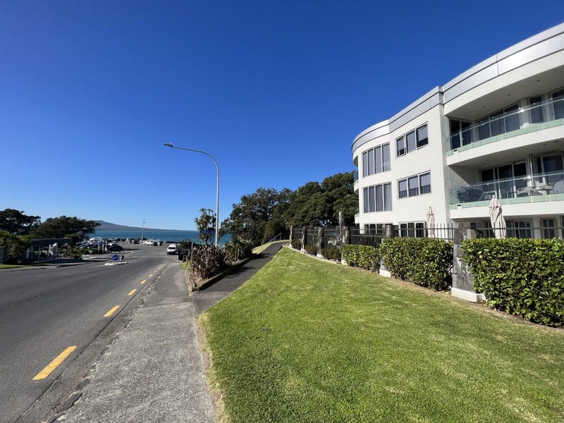 1B/7 The Promenade, Takapuna, North Shore City - Carousel 2