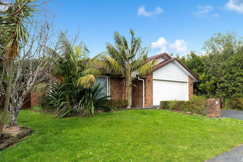 11 Bonny Crescent, Massey, Auckland - Carousel 24