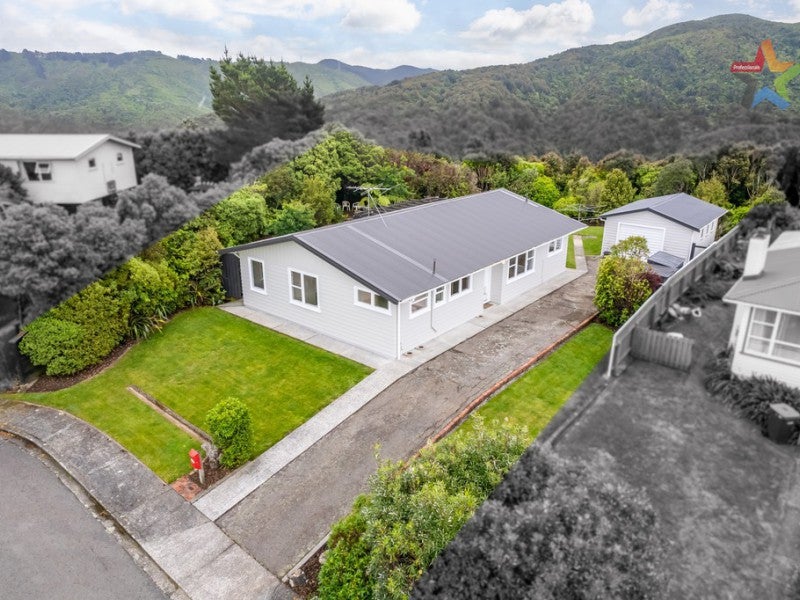 18 Wattle Grove, Maungaraki, Lower Hutt - Carousel 1