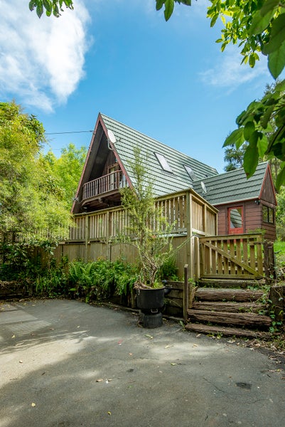 4 Main Road, Lyttelton - Carousel 2