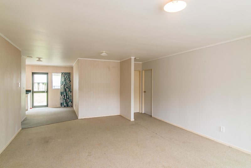 98 Rangituhi Crescent, Takapuwahia, Porirua - Carousel 13