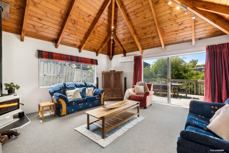 1/41 Charles Dickens Drive, Mellons Bay, Auckland - Carousel 1