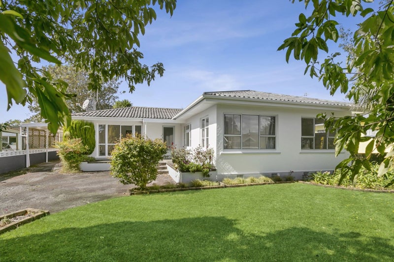 241 Coronation Avenue, Welbourn, New Plymouth - Carousel 1