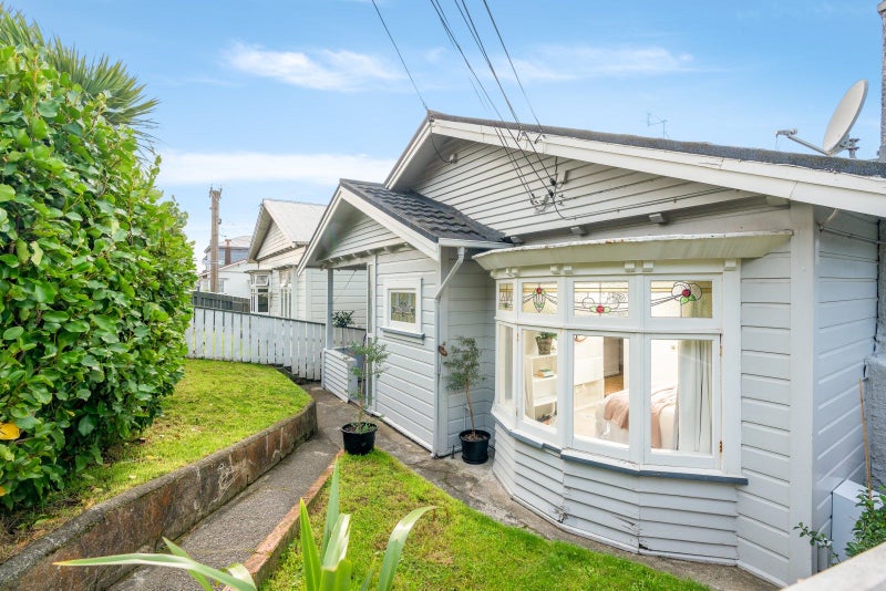 301 Adelaide Road, Newtown, Wellington - Carousel 1