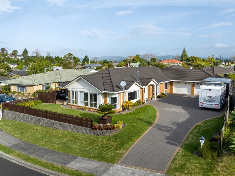 10 Highgrove Place, Bethlehem, Tauranga - Carousel 1