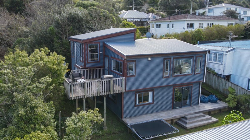 3A Kiwi Crescent, Tawa, Wellington - Carousel 1