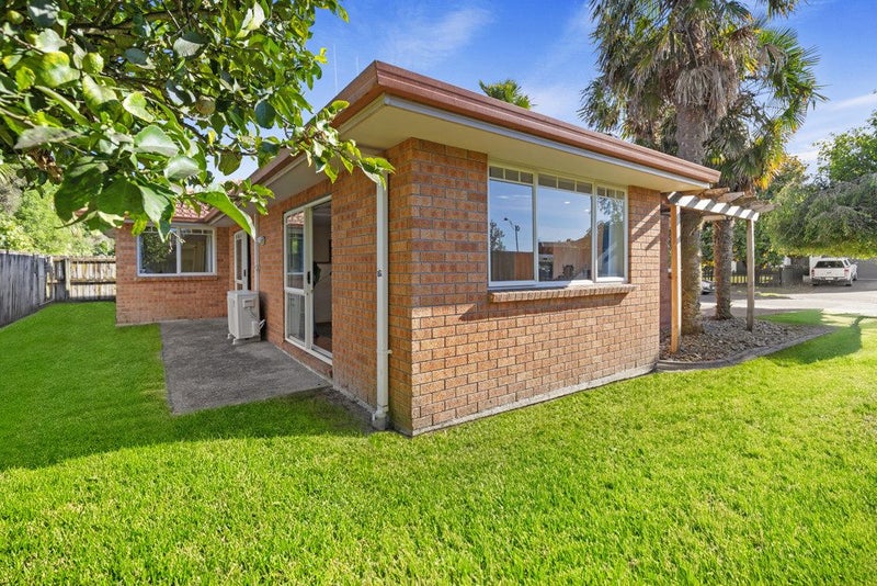 76 Nielsen Gardens, Rototuna, Hamilton - Carousel 1