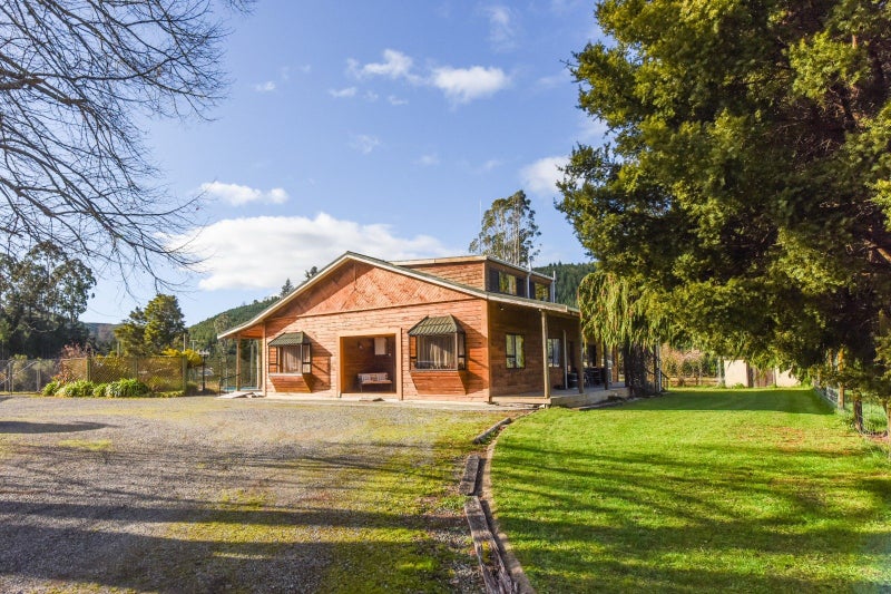 402 Pigeon Valley Road, Pigeon Valley, Wakefield - Carousel 1