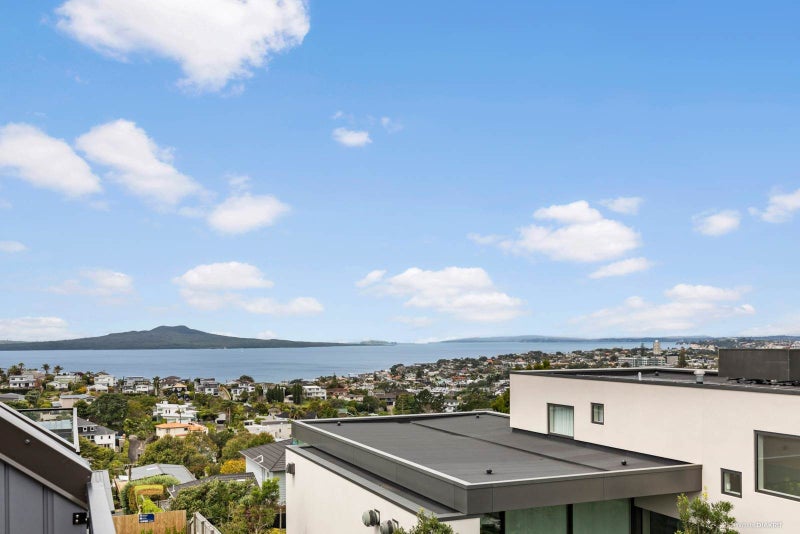 167 East Coast Road, Castor Bay, Auckland - Carousel 2