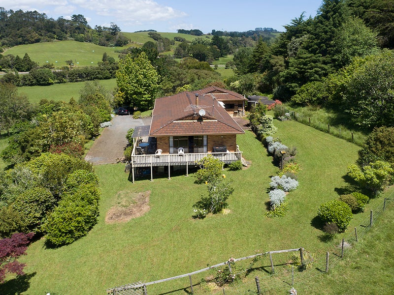266 Foster Road, Kumeu - Carousel 1