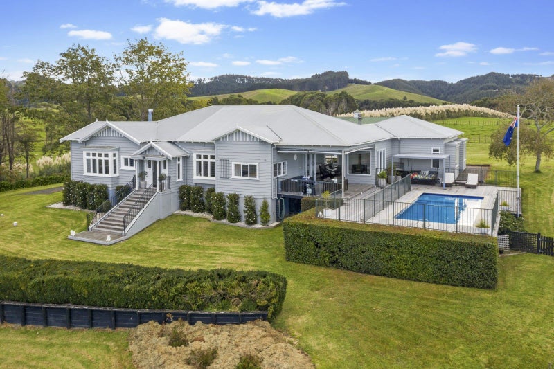 490 North Road, Papakura - Carousel 2