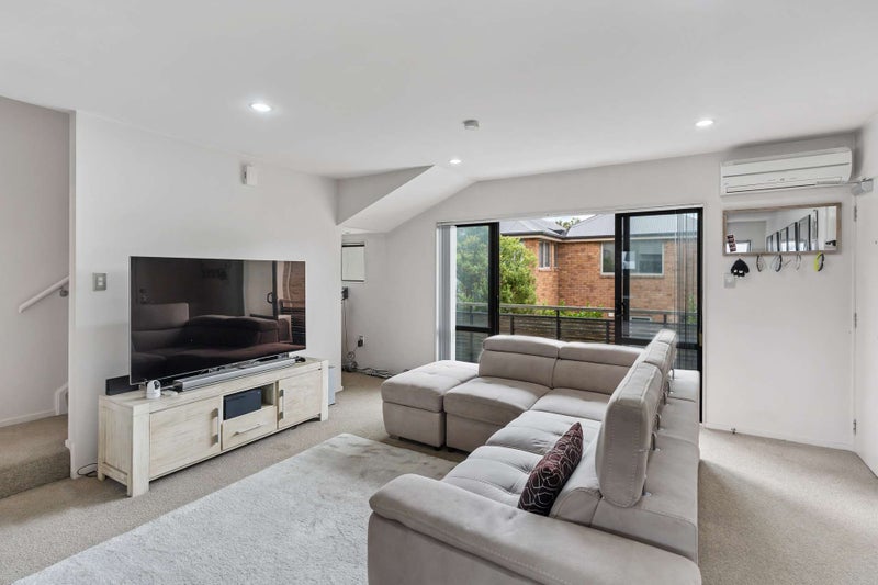 6/63 Brockworth Place, Riccarton, Christchurch - Carousel 2