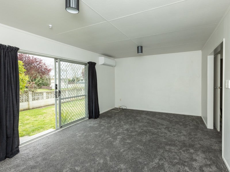 14A Cartier Crescent, Flaxmere, Hastings - Carousel 2