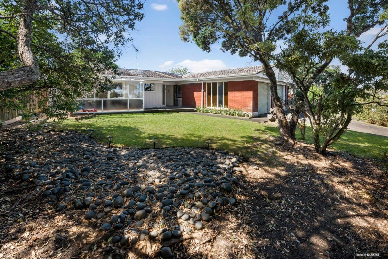 32 Whiteacres Drive, Sunnyhills, Auckland - Carousel 2