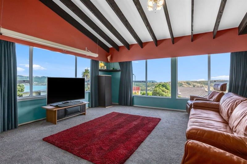 4 Ettrick Grove, Papakowhai, Porirua - Carousel 2