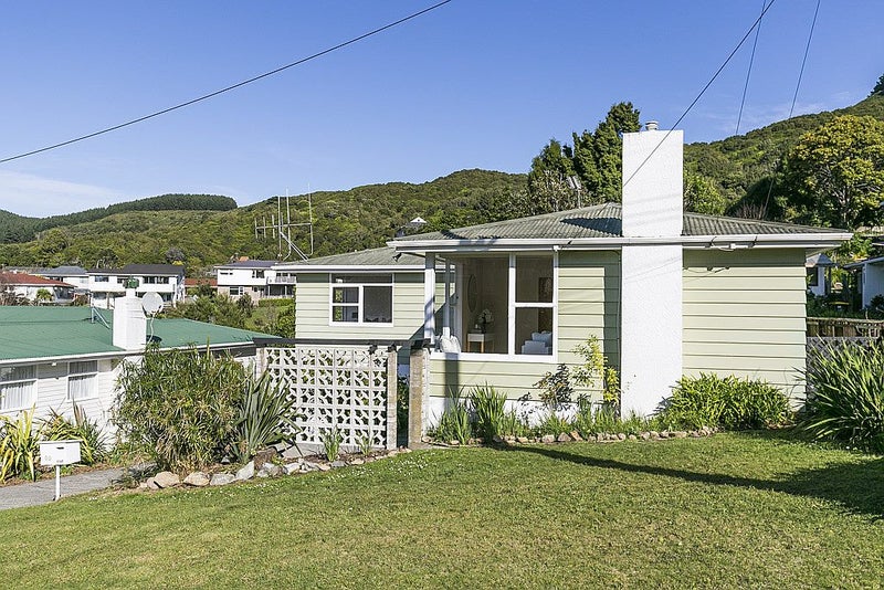 69 Larsen Crescent, Tawa, Wellington - Carousel 17