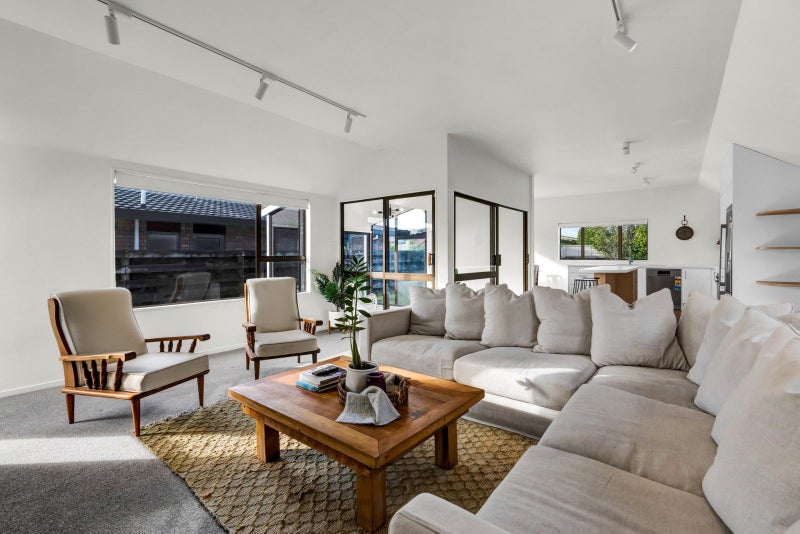 250 Tukapa Street, Westown, New Plymouth - Carousel 1