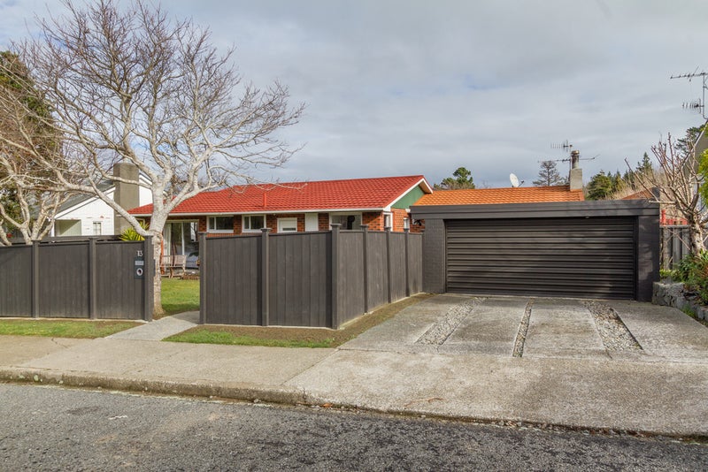13 Ardal Grove, Tirohanga, Lower Hutt - Carousel 2