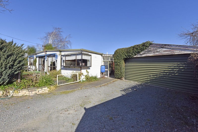 1/25 Aorangi Road, Bryndwr, Christchurch - Carousel 1