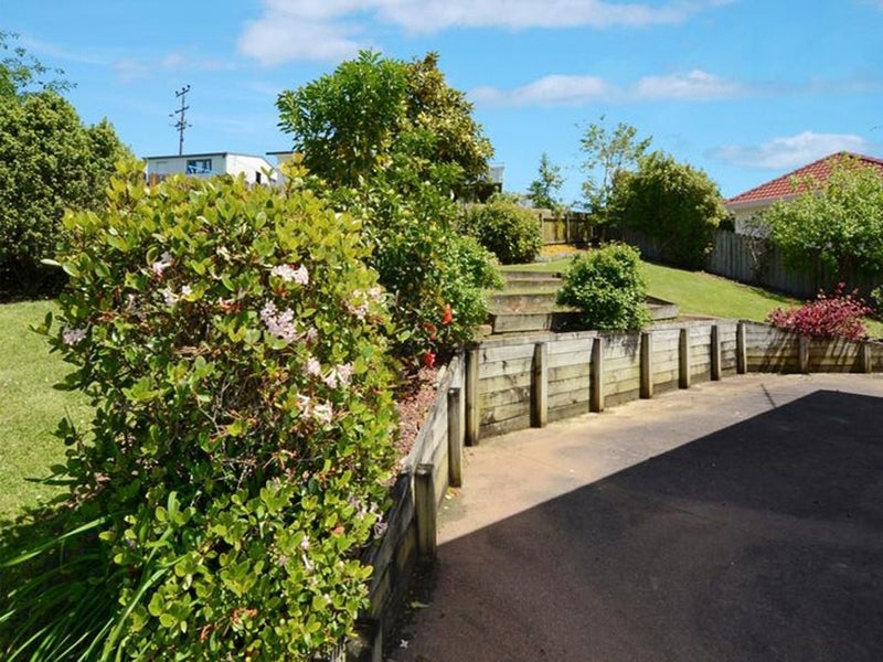 10 McFetridge Place, Hillcrest, Auckland - Carousel 7