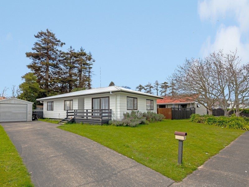 41 Chatsworth Place, Highbury, Palmerston North - Carousel 1