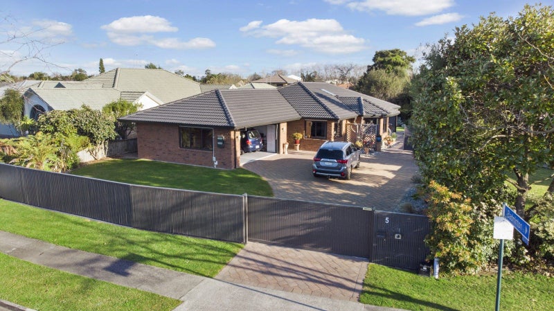 5 Montrose Crescent, Huntington, Hamilton - Carousel 21