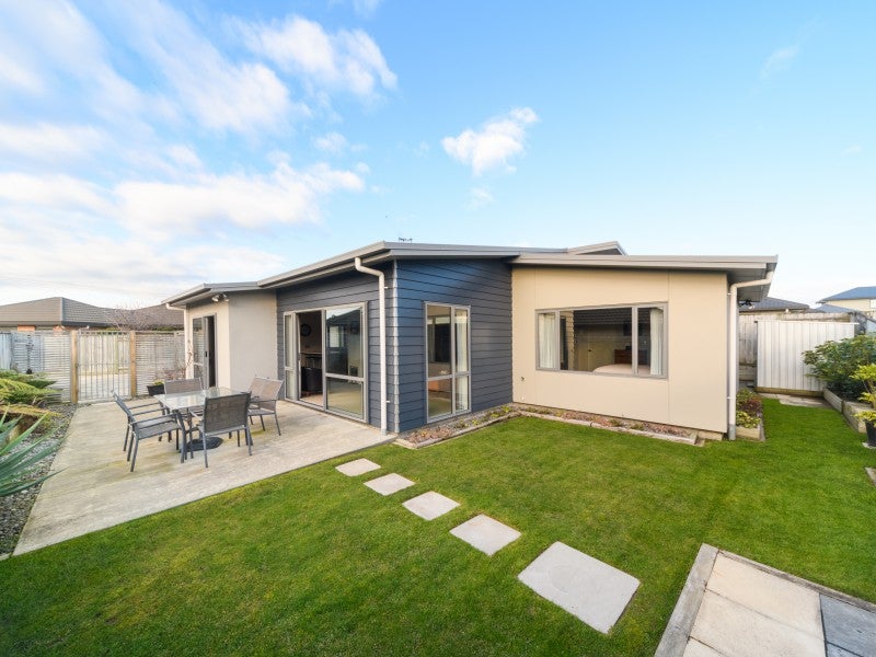 3A Angelina Way, Kelvin Grove, Palmerston North - Carousel 1
