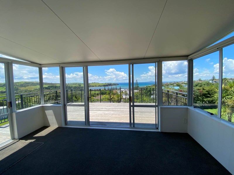 1433 Whangaparaoa Road, Army Bay, Whangaparaoa - Carousel 2